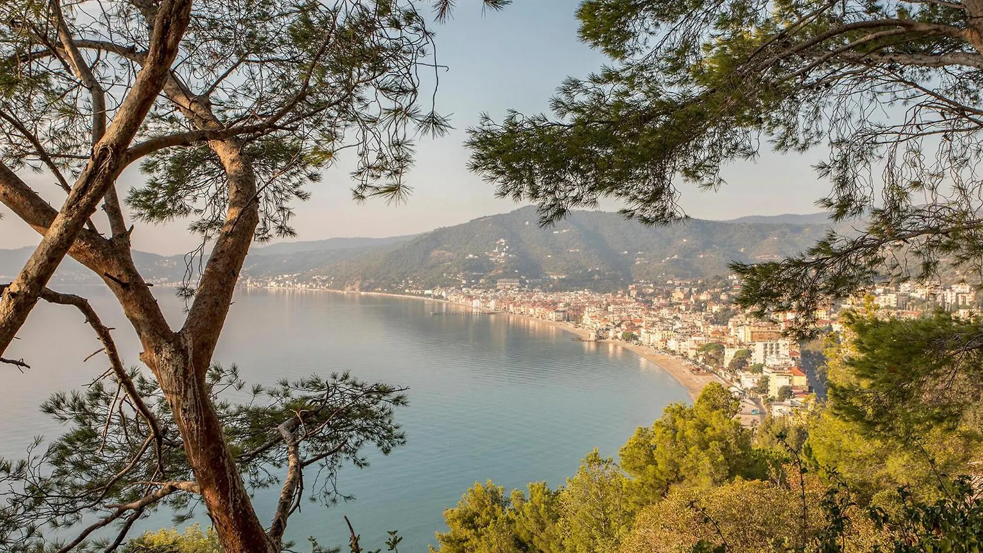 1 Bedroom Amazing Apartment In Laigueglia 0*,  Italien
